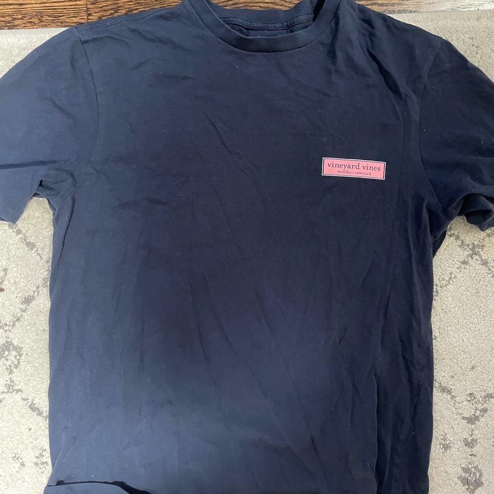 Vineyard vines t shirt